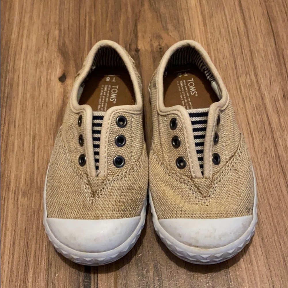 TODDLER 8 TOMS